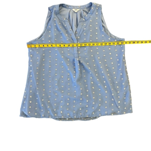 Sleeveless top. Baby Blue with metallic Silver Polkadot design. Vneck - Picture 4 of 7